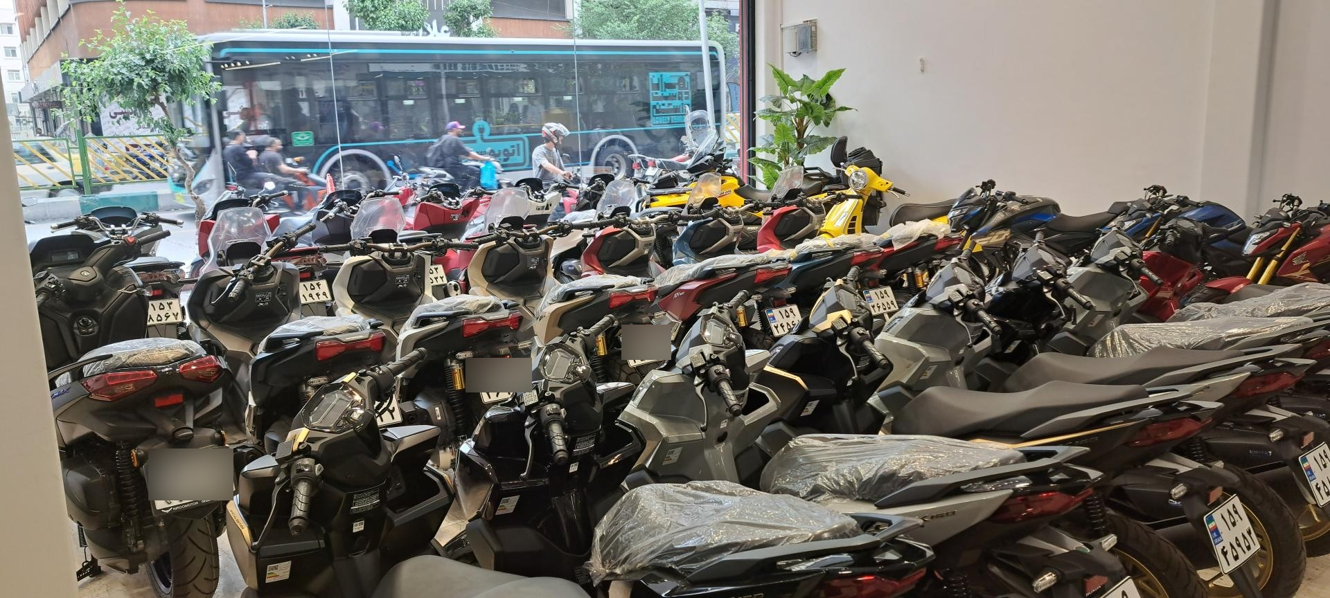 عکس فروشگاه تات سیکلت شعبه جمهوری