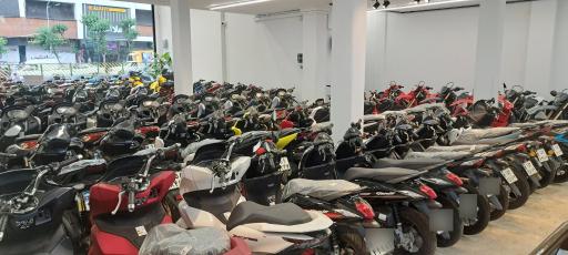 فروشگاه تات سیکلت شعبه جمهوری