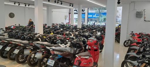 فروشگاه تات سیکلت شعبه جمهوری