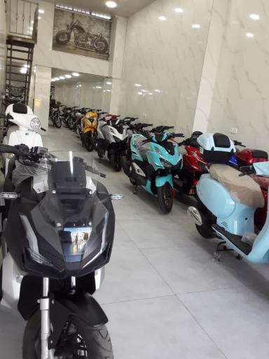 عکس فروشگاه اقساطی موتورسیکلت
