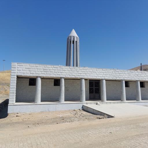 عکس آرامگاه بوعلی سینا مینی ورلد