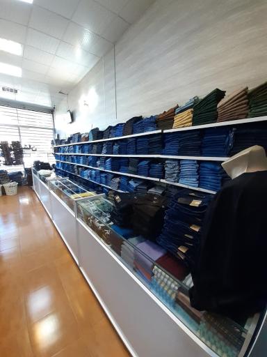 عکس لباس فروشی لی پوشان