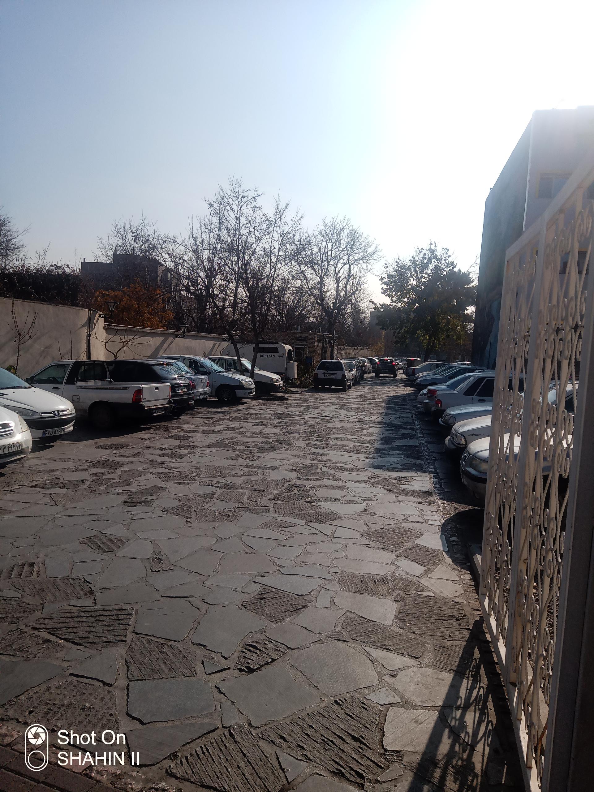 عکس پارکینگ تشتریان 
