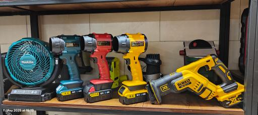 عکس فروشگاه ابزار کوچولو