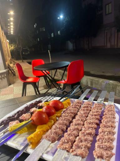 عکس کبابی حاج حسن