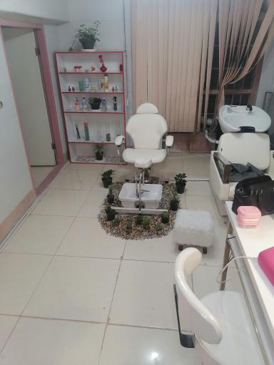 عکس سالن زیبایی سیب