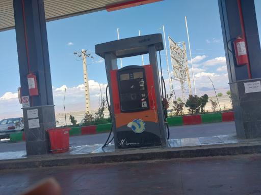 عکس پمپ بنزین و گازوئیل زائرسرای امام رضا