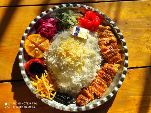 عکس رستوران سنتی فانوس