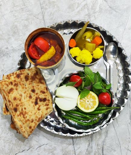 عکس دیزی سرای عمو اکبر