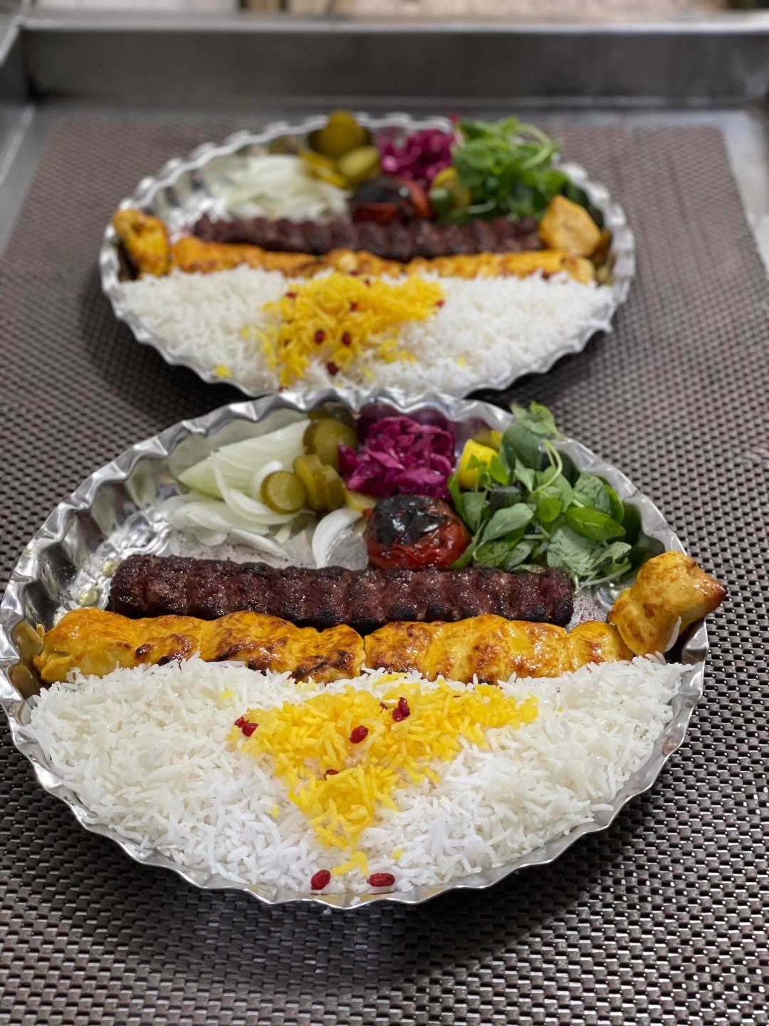 عکس رستوران کارمانیا