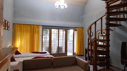 عکس هتل توریست توس