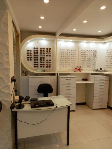 عکس کلینیک بینایی سنجی و موسسه عینک طبی ابصار