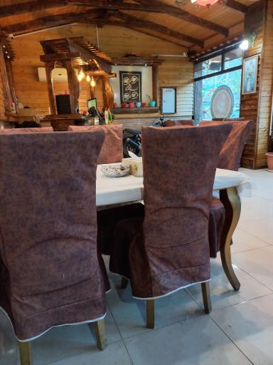 عکس رستوران بین المللی اکبر جوجه مرزن آباد