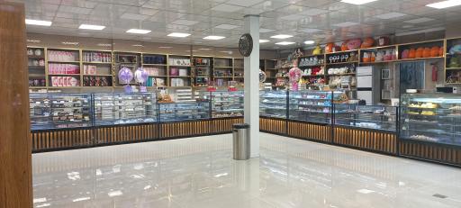 عکس بستنی و شیرینی آوازه شعبه 1