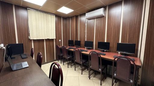 عکس فنی و حرفه ای آزاد ویدا