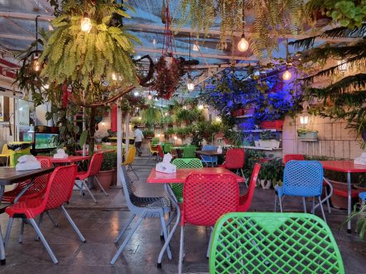 عکس بستنی و شیرینی آوازه شعبه 1