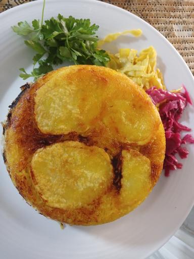 عکس رستوران اکبر جوجه برادران کلبادی HAJ