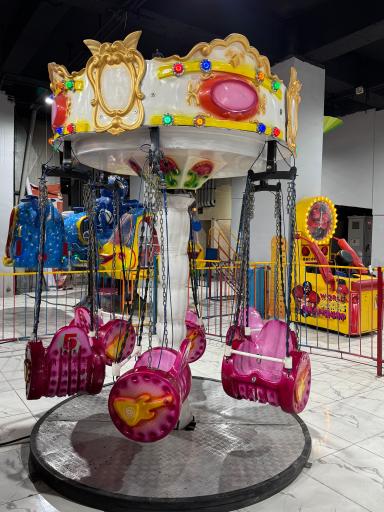 عکس شهر بازی و مرکز خرید نوین مال