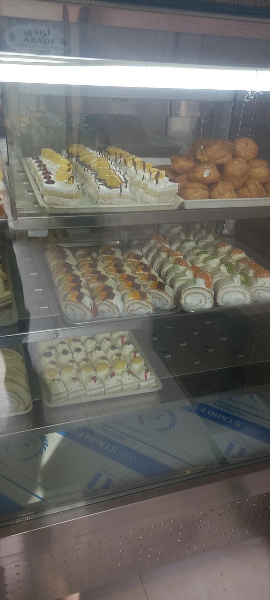 عکس قنادی لوتکا 