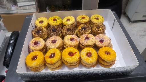 قنادی لوتکا 