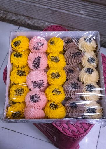 عکس قنادی لوتکا 