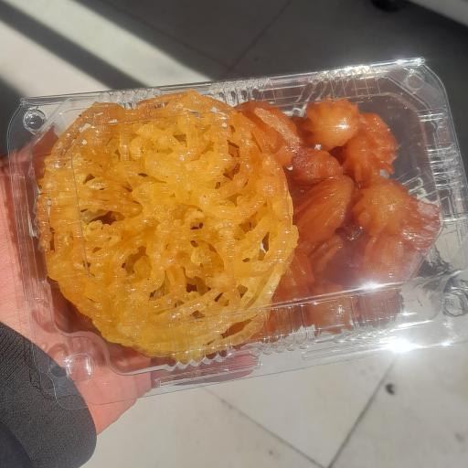 قنادی لوتکا 