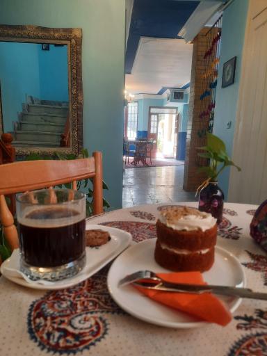 عکس کافه کتاب درنا