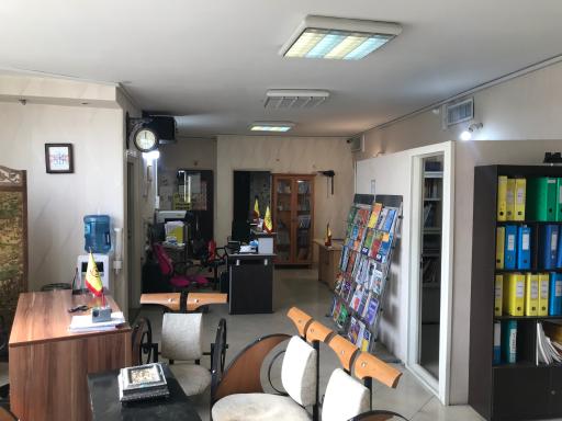 عکس آموزشگاه زبان انگلیسی S I R