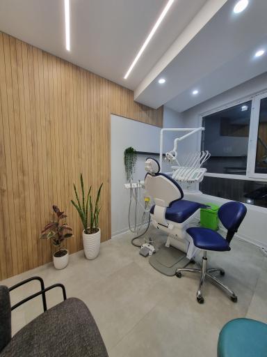 عکس دندانپزشکی دکتر شرفی