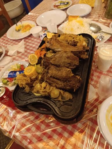 عکس رستوران چهار فصل عنبران