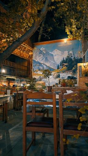 عکس رستوران چهار فصل عنبران