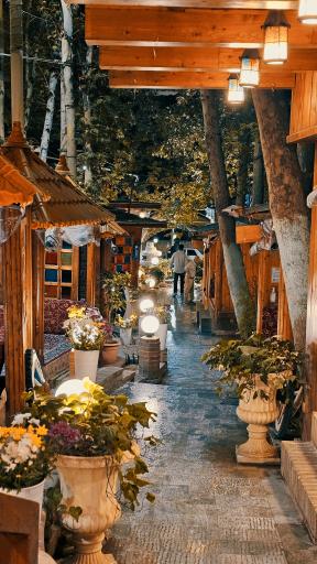 عکس رستوران چهار فصل عنبران