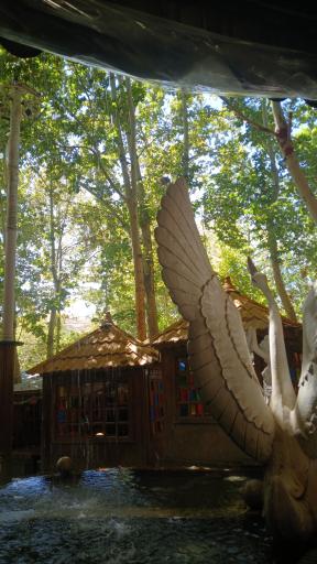 عکس رستوران چهار فصل عنبران