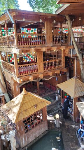 عکس رستوران چهار فصل عنبران