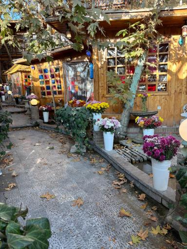 عکس رستوران چهار فصل عنبران