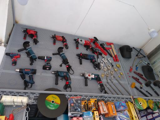 عکس رنگ و ابزار فروشی