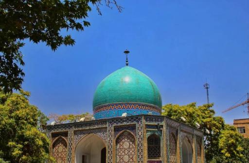 عکس آرامگاه شیخ مومن