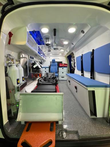 عکس آمبولانس خصوصی پارسه شیراز