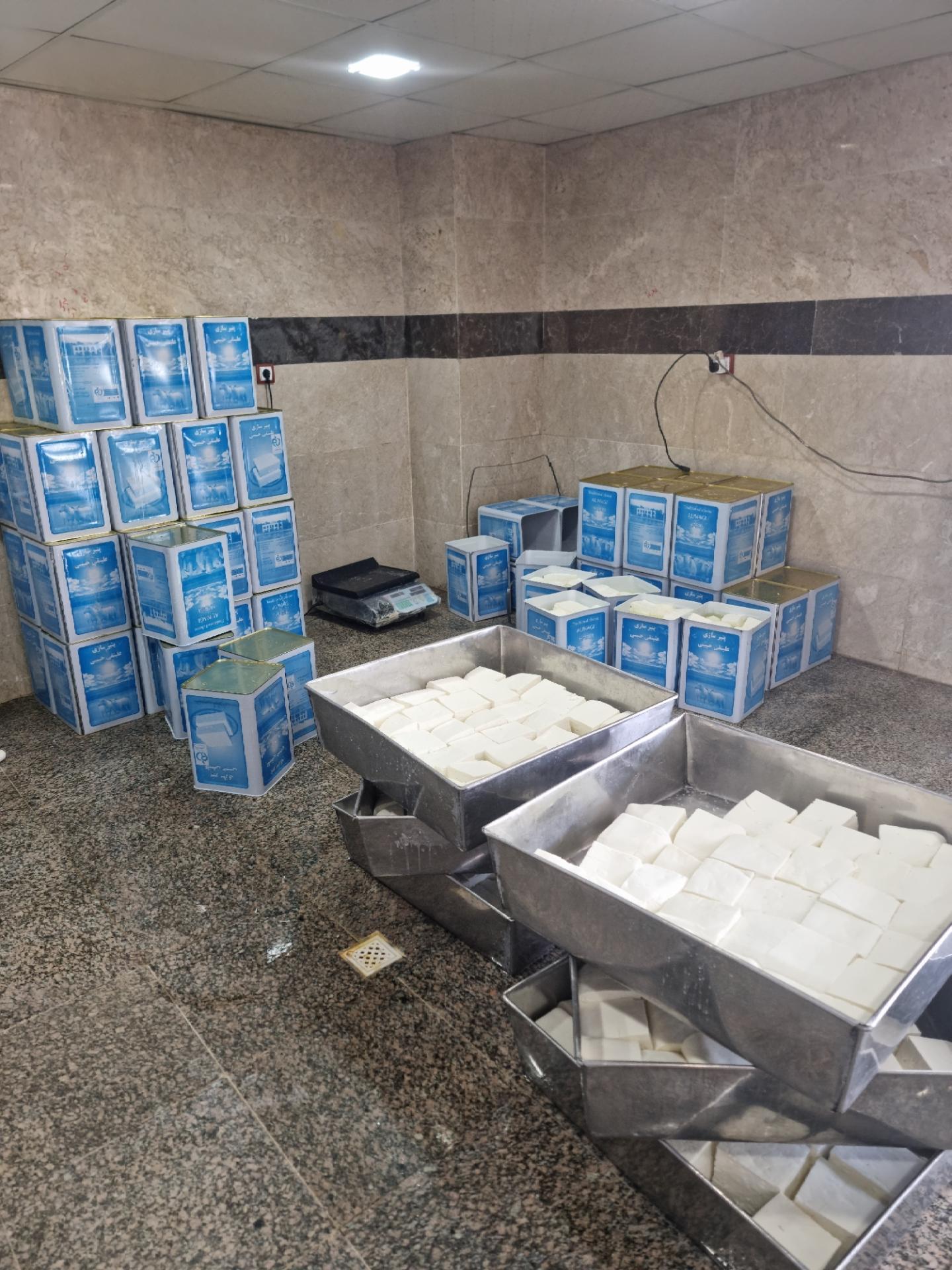 عکس لبنیات علی حبیبی لیقوان 