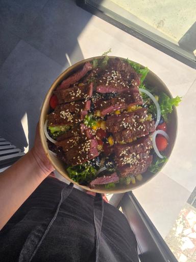 عکس سالاد بار و پروتئین بار اُلیمو