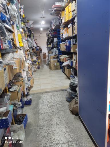 عکس فروشگاه لوازم یدکی ابراهیم آذر