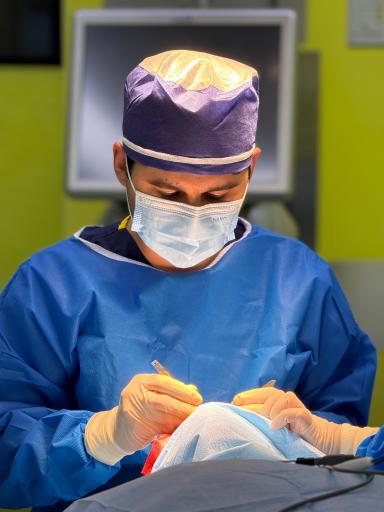 عکس کلینیک چشم پزشکی و زیبایی پلک دکتر حمزه نصیری