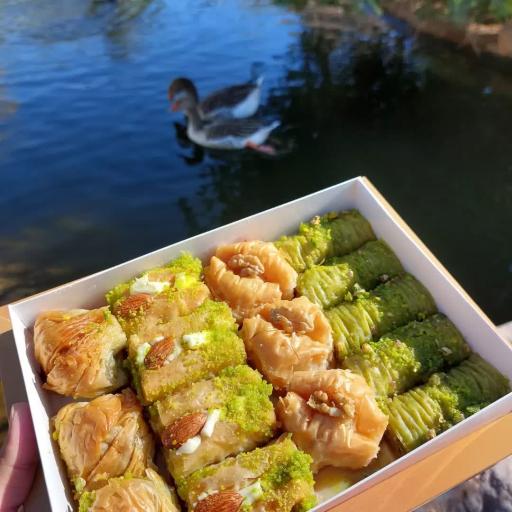 عکس نمایندگی باقلوا استانبولی نفیس