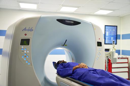 عکس مرکز تصویربرداری پزشکی طب آزما