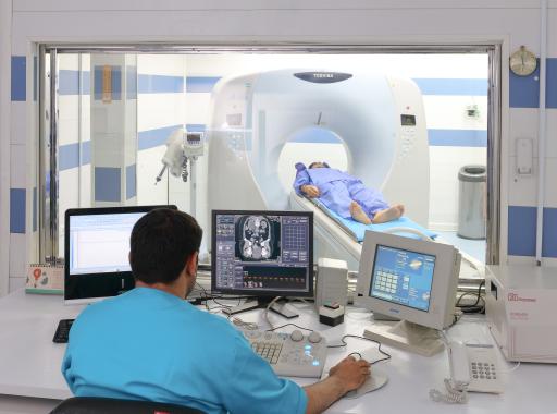 عکس مرکز تصویربرداری پزشکی طب آزما
