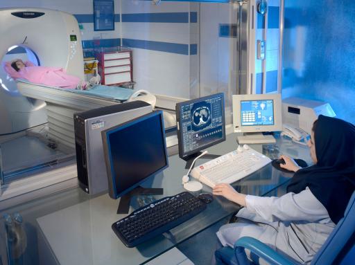 عکس مرکز تصویربرداری پزشکی طب آزما