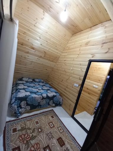 عکس کلبه سوئیسی معراج 