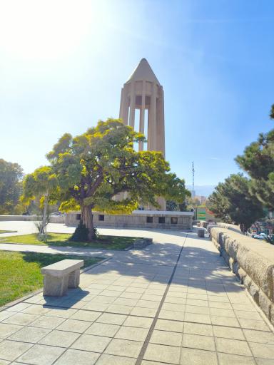 عکس آرامگاه بوعلی سینا