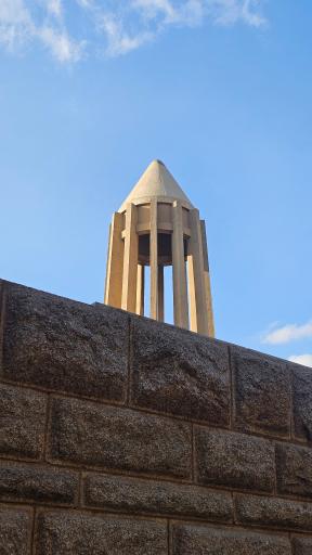 عکس آرامگاه بوعلی سینا