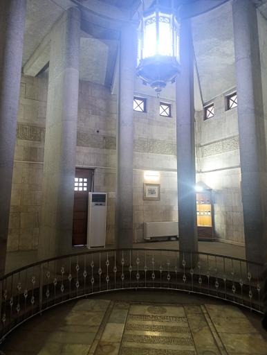 عکس آرامگاه بوعلی سینا